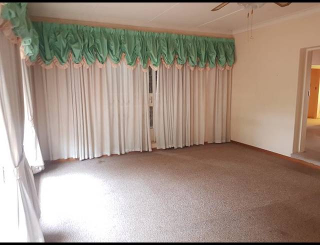 3 BEDROOM PROPERTY TO RENT IN GREEN HILLS